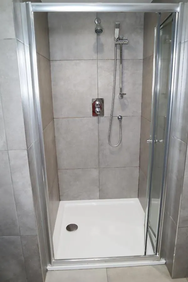 Apartment Urban Chic: Trendy 2-Bedroom with Smart Amenities Bournemouth United Kingdom